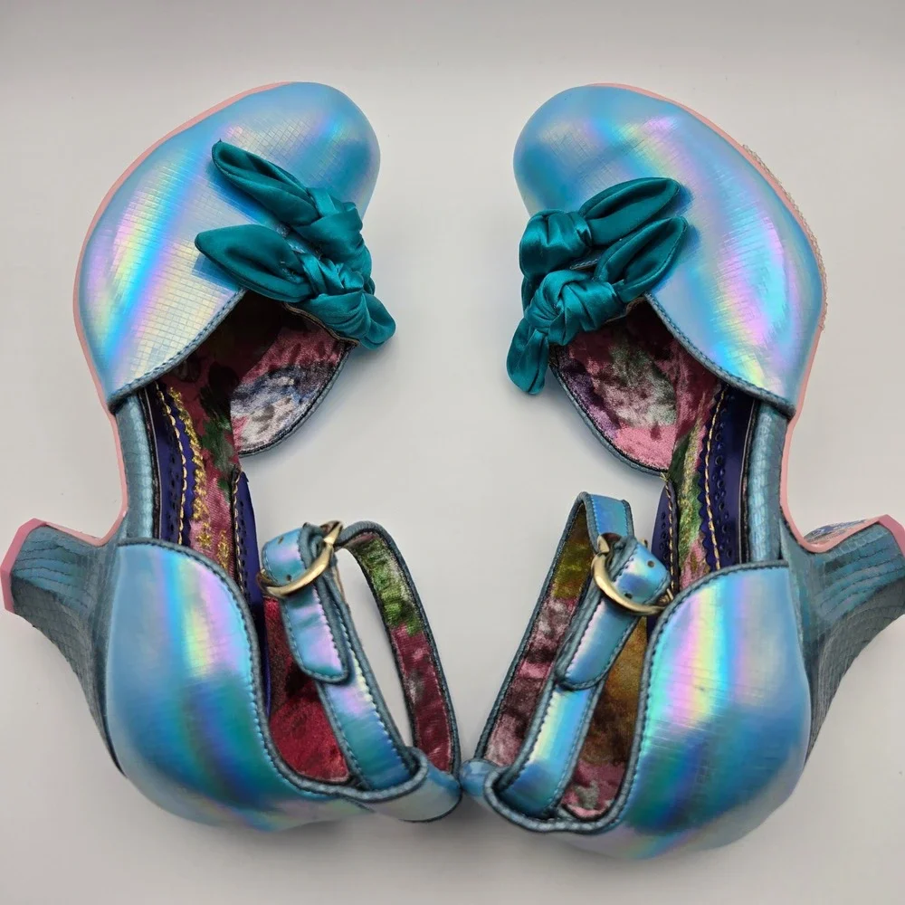 Irregular Choice NEW Summer Breeze Blue Iridescent Holographic W/Bows Sz 39 US 8